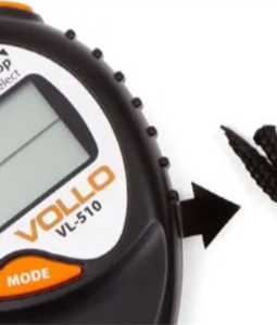 Especificaes Cronmetro Vollo, com memria para 10 voltas, hora, data, alarme e marcao de 1/100s.  Composio: Cor: Preto e laranja, Peso aproximado: 50 g, Dimenses aproximadas: 8,3cm x 6,5cm x 2,3 cm.