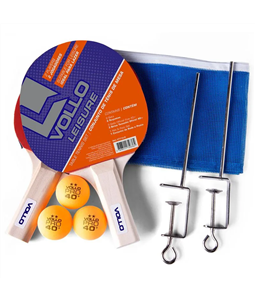 Especificaes Kit Tnis de Mesa, marca: Vollo,  Kit completo: com uma rede, duas raquetes, trs bolas e dois suportes com padro da federao internacional de tnis de mesa ITTF, Composio: Madeira, borracha e ABS, Cor: madeira, preto e vermelha, Peso aproximado da raquete: 166 g, Dimenses aproximadas das raquetes: 2,3 x 15 x 25,5 cm, Dimenses aproximadas da rede: 140 x 15 cm, Dimetro da bola: 40mm.