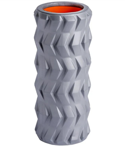 Especificaes Benefcios Rolo de Liberao Miofacial Cinza, marca: Vollo, Ideal para aliviar tenses e acelerar a recuperao muscular, Composio: EVA e PVC, Peso aproximado: 830g, Peso suportado: 100kg, Dimenses aproximadas: 30cm x 14cm x 14cm.